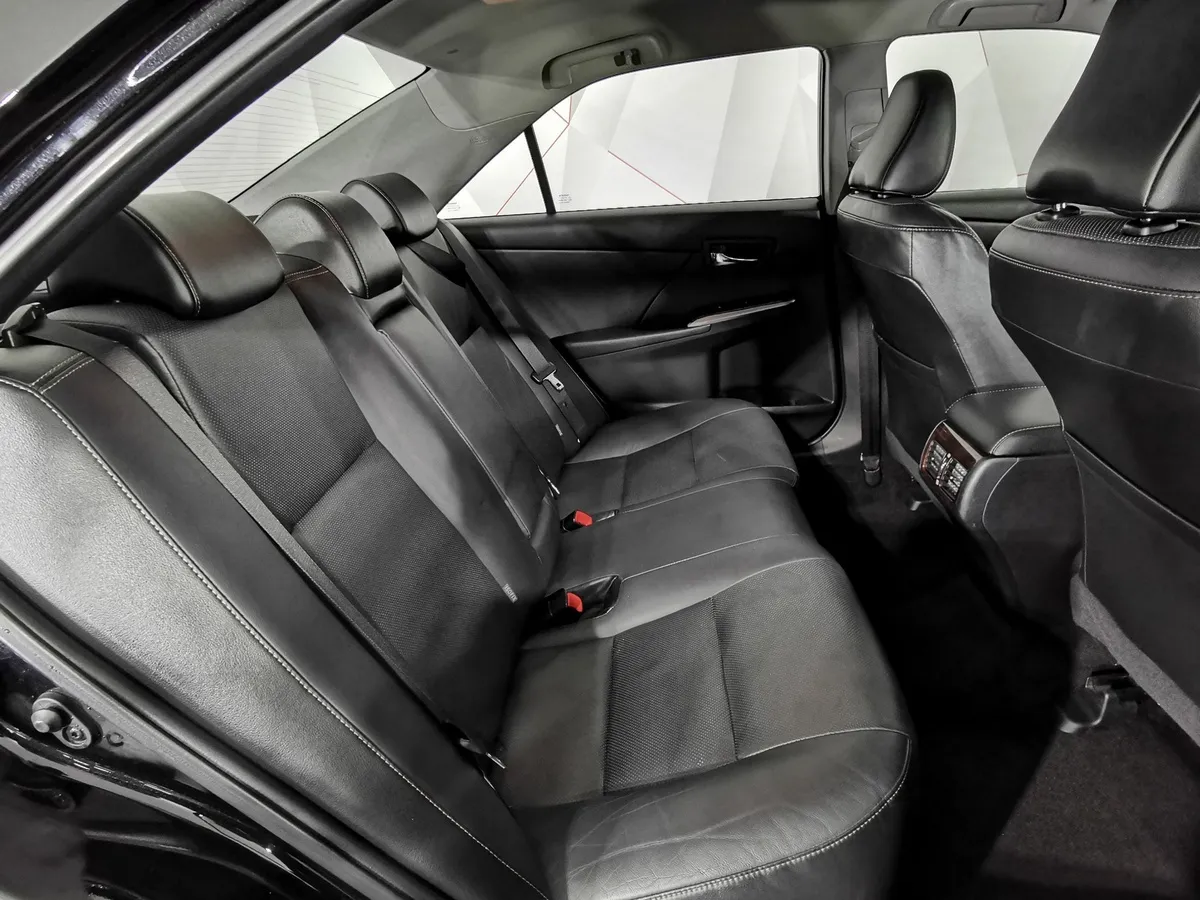 Toyota Camry 2.5 AT (181 л.с.) Стандарт Черный в АВИЛОН. Слайд №15
