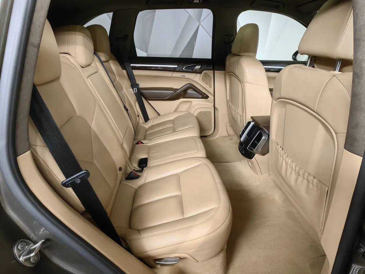 Porsche Cayenne Diesel 3.0 Tiptronic S AWD (245 л.с.) Коричневый в АВИЛОН. Слайд №15