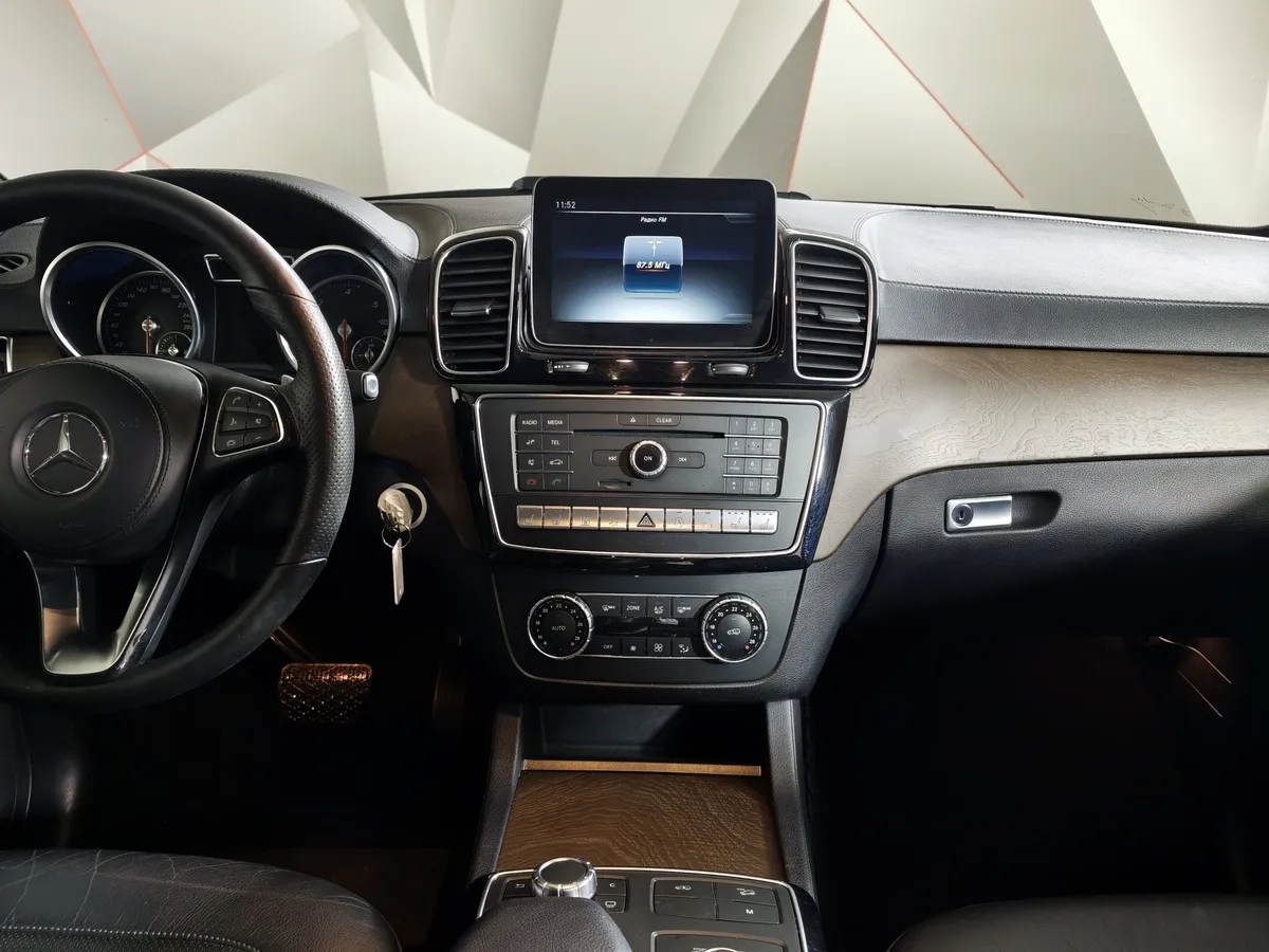 Mercedes-Benz GLS 350 d 4MATIC 9G-TRONIC (249 л.с.) Особая серия Черный в АВИЛОН. Слайд №15