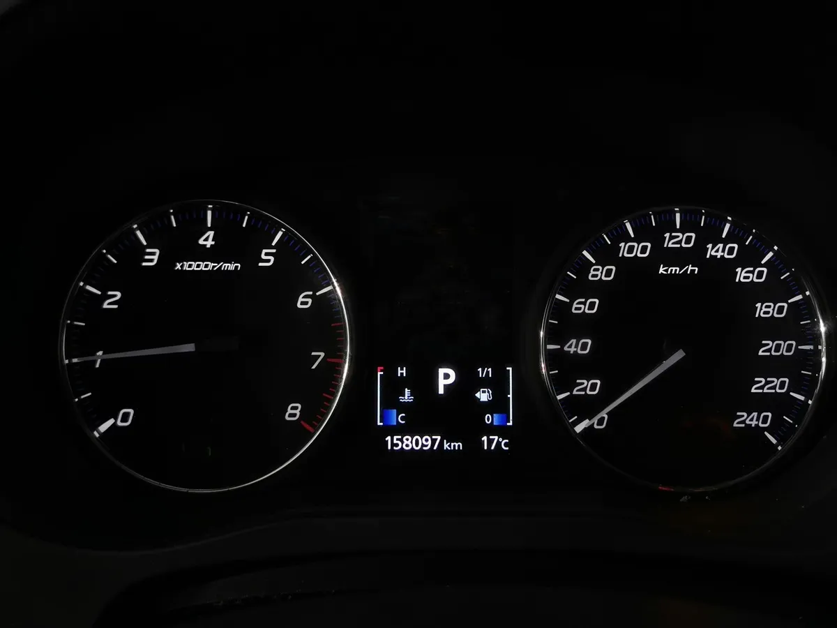 Mitsubishi Outlander 2.4 MIVEC CVT 4WD (167 л.с.) Ultimate Черный в АВИЛОН. Слайд №17