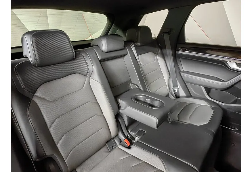 Volkswagen Touareg 3.0 TSI Tiptronic 4Motion (340 л.с.) R-Line Черный в АВИЛОН. Слайд №17