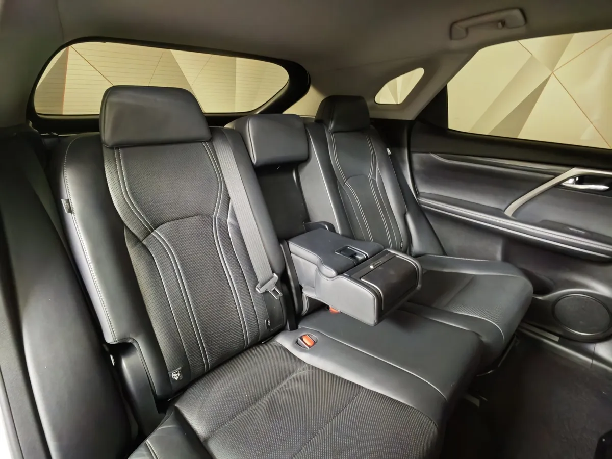 Lexus RX 300 AT AWD (238 л.с.) Executive Белый в АВИЛОН. Слайд №17