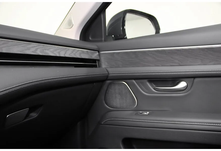 Seres M7 1.5 AT AWD (439 л.с.) Max Серый в АВИЛОН. Слайд №18