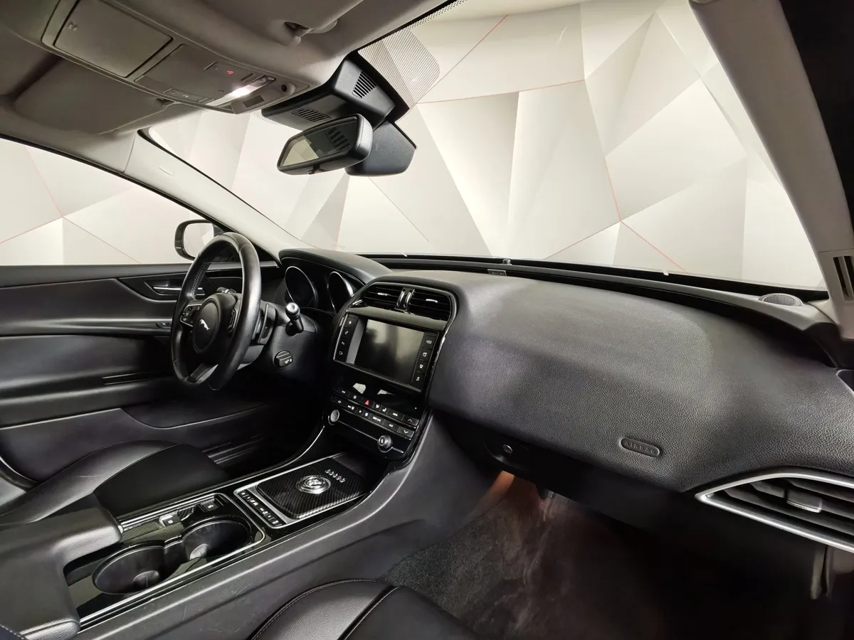 Jaguar XE 2.0 D AT (180 л.с.) Prestige Белый в АВИЛОН. Слайд №13