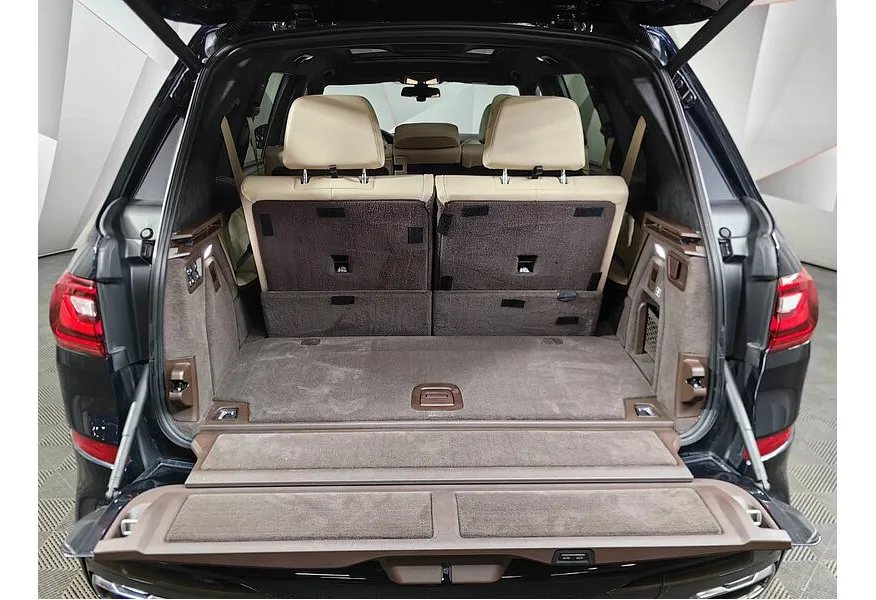 BMW X7 xDrive30d Steptronic (249 л.с.) M Sport Pro Черный в АВИЛОН. Слайд №9