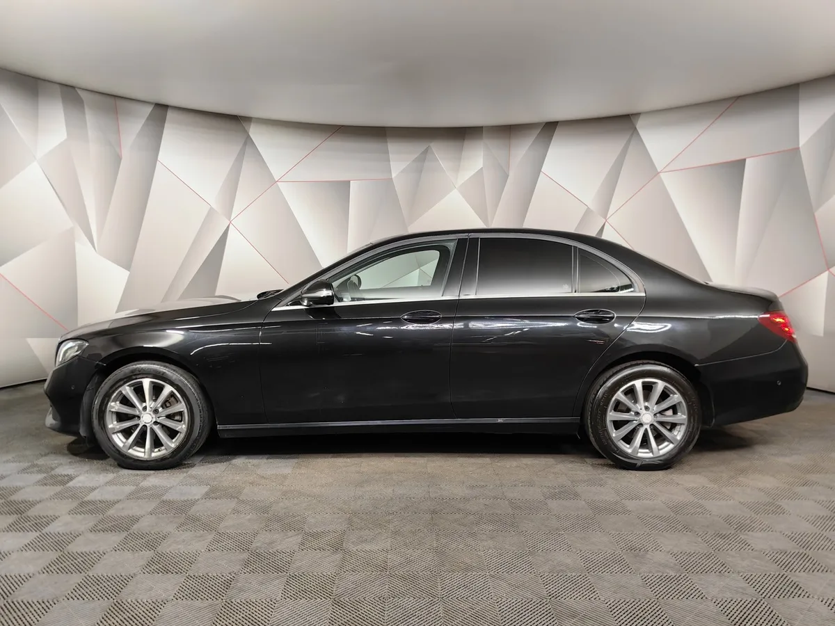 Mercedes-Benz E-Класс E 200 d 9G-TRONIC (150 л.с.) Premium Черный в АВИЛОН. Слайд №5