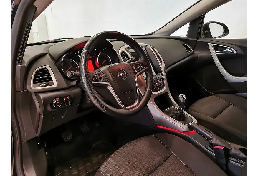 Opel Astra 1.6 MT (115 л.с.) Черный в АВИЛОН. Слайд №17