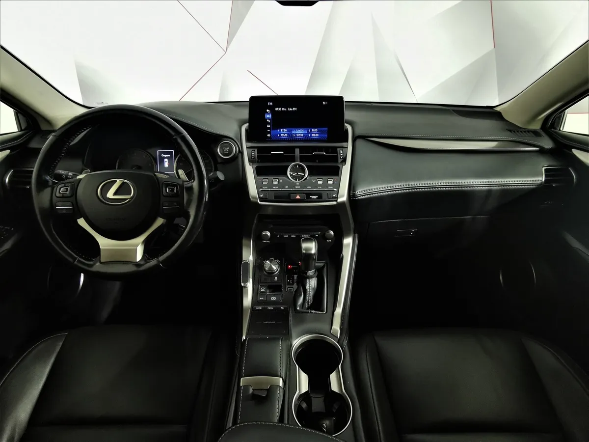 Lexus NX 200t АТ AWD (238 л.с.) Черный в АВИЛОН. Слайд №13