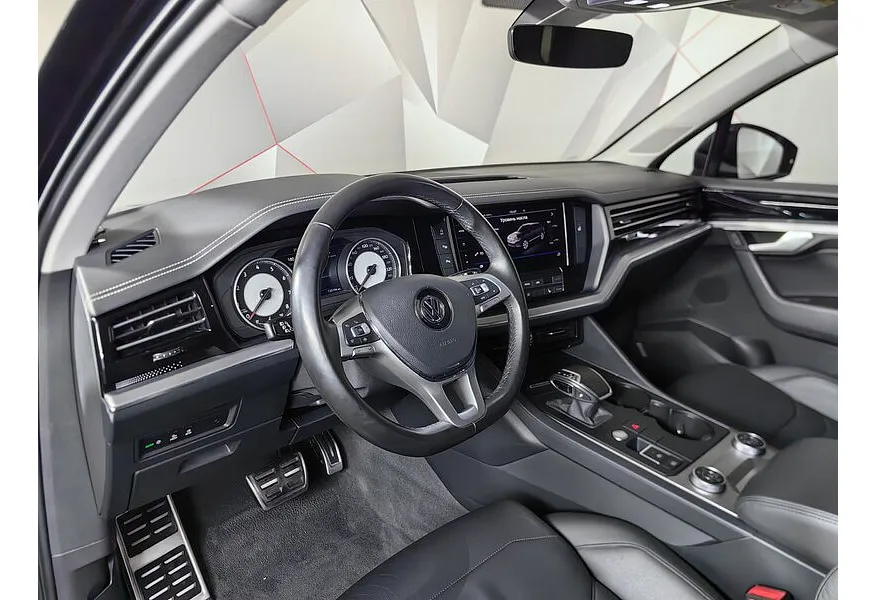 Volkswagen Touareg 2.0 TSI Tiptronic 4Motion (249 л.с.) Respect Черный в АВИЛОН. Слайд №19