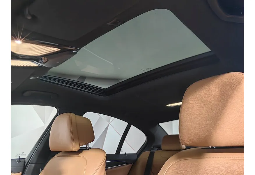 BMW 5 серия 520i Steptronic (184 л.с.) Синий в АВИЛОН. Слайд №19