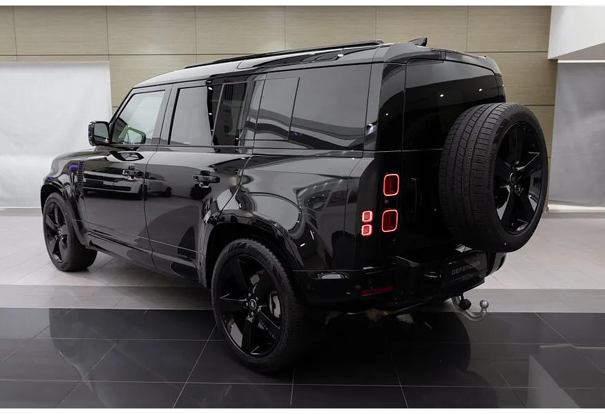 Land Rover Defender 3.0D AT (300 л.с.) HSE Черный в АВИЛОН. Слайд №6