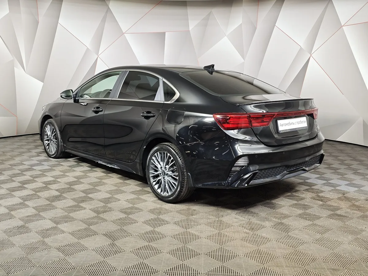 Kia Cerato 2.0 MPI AT (150 л.с.) GT Line Черный в АВИЛОН. Слайд №4