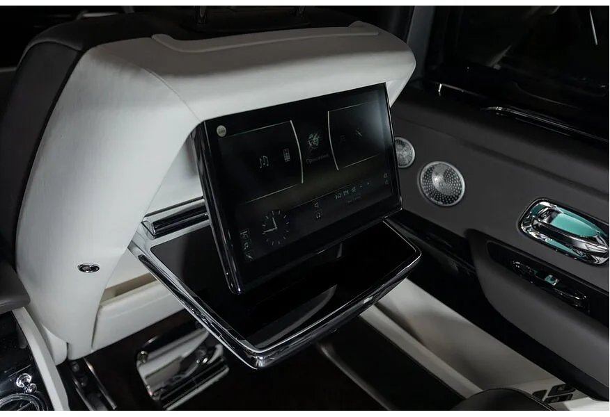 Rolls-Royce Cullinan 6.75 AT AWD (571 л.с.) Individual Черный в АВИЛОН. Слайд №39