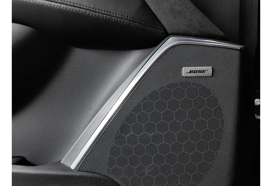 Cadillac Escalade 6.2 V8 AT AWD (420 л.с.) Sport Platinum Черный в АВИЛОН. Слайд №24