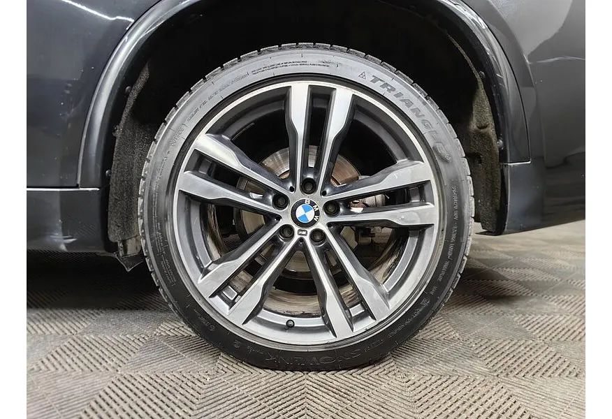 BMW X5 xDrive30d Steptronic (249 л.с.) Черный в АВИЛОН. Слайд №7