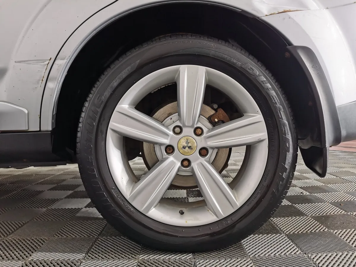Mitsubishi Outlander 2.4 CVT 4WD (170 л.с.) Серебристый в АВИЛОН. Слайд №9