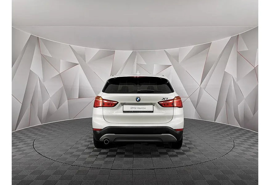 BMW X1 18i sDrive AT (136 л.с.) Advantage Белый в АВИЛОН. Слайд №4