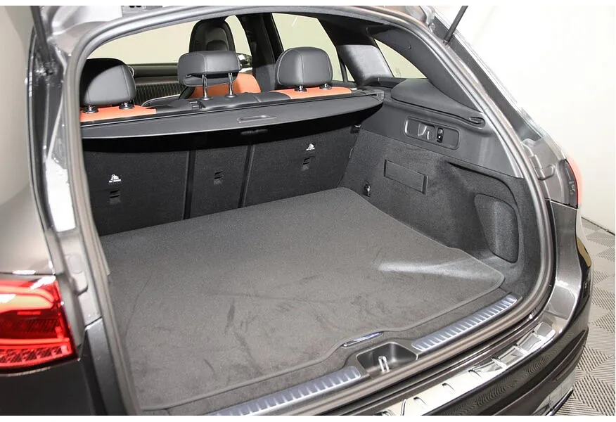 Mercedes-Benz GLC 300 4MATIC 9G-TRONIC (258 л.с.) Серый в АВИЛОН. Слайд №10