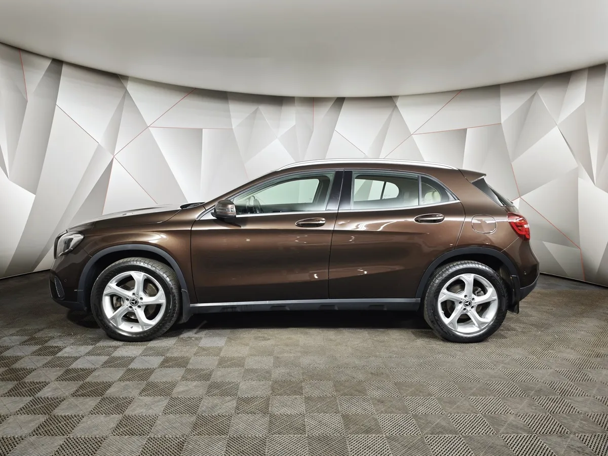 Mercedes-Benz GLA 250 7G-DCT 4MATIC (211 л.с.) Особая серия Коричневый в АВИЛОН. Слайд №5