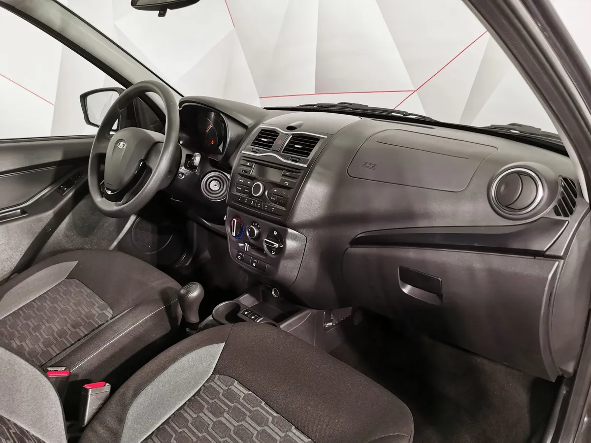 ВАЗ (Lada) Granta 1.6 MT (106 л.с.) Черный в АВИЛОН. Слайд №12