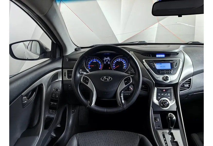 Hyundai Elantra 1.6 MT (132 л.с.) Comfort Белый в АВИЛОН. Слайд №20