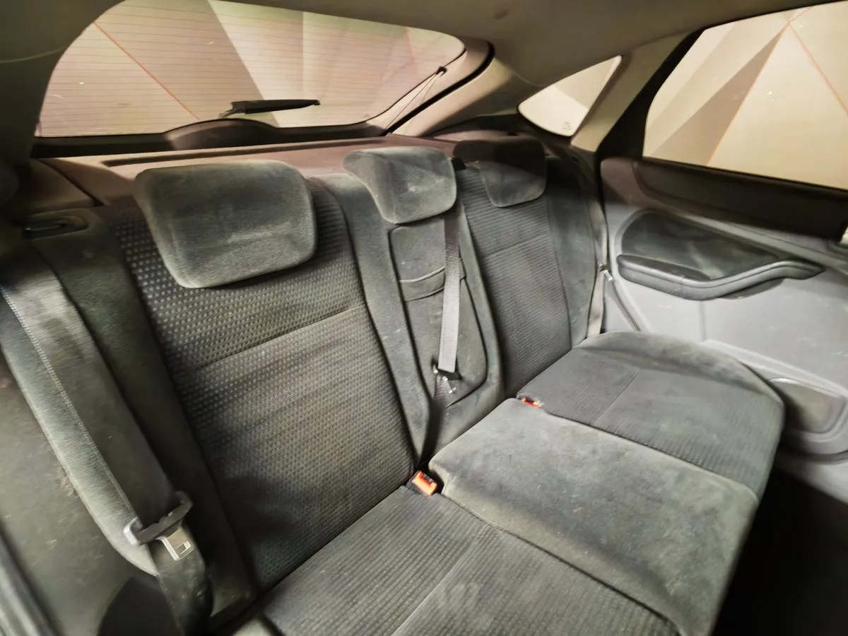 Ford Focus 1.8 MT (125 л.с.) Ghia Синий в АВИЛОН. Слайд №14
