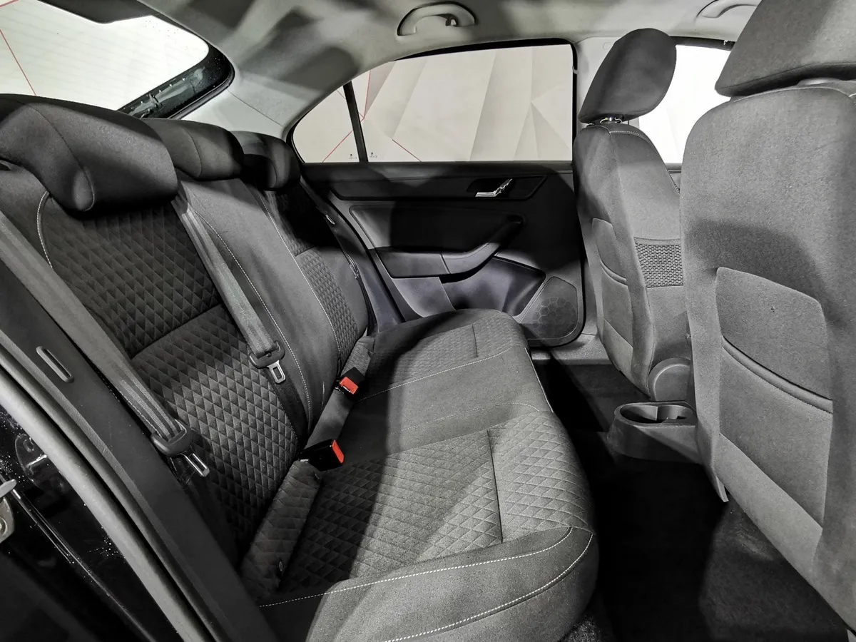 Skoda Rapid 1.4 TSI DSG (125 л.с.) Active Черный в АВИЛОН. Слайд №16