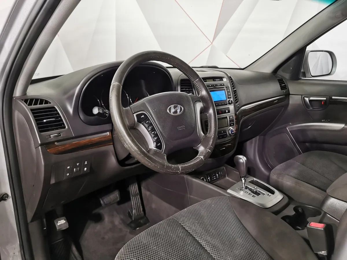 Hyundai Santa Fe 2.2 CRDi AT 4WD (197 л.с.) Comfort Серый в АВИЛОН. Слайд №17