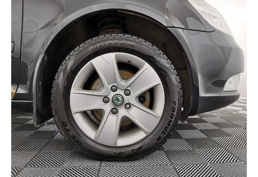 Skoda Octavia 1.8 TSI MT (152 л.с.) Ambition (CKD) Черный в АВИЛОН. Слайд №9