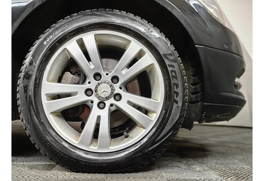 Mercedes-Benz C-Класс C 180 CGI BlueEFFICIENCY AT (156 л.с.) Черный в АВИЛОН. Слайд №9