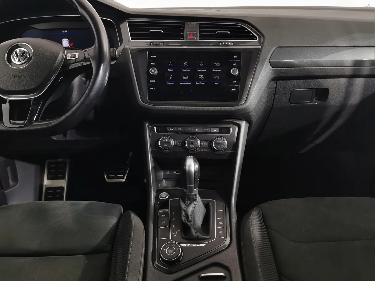 Volkswagen Tiguan 2.0 TSI 4Motion DSG (180 л.с.) Highline Красный в АВИЛОН. Слайд №14