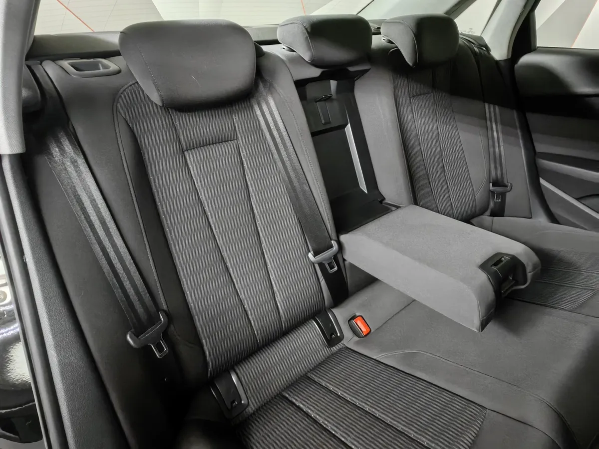 Audi A4 1.4 TFSI S tronic (150 л.с.) Черный в АВИЛОН. Слайд №16