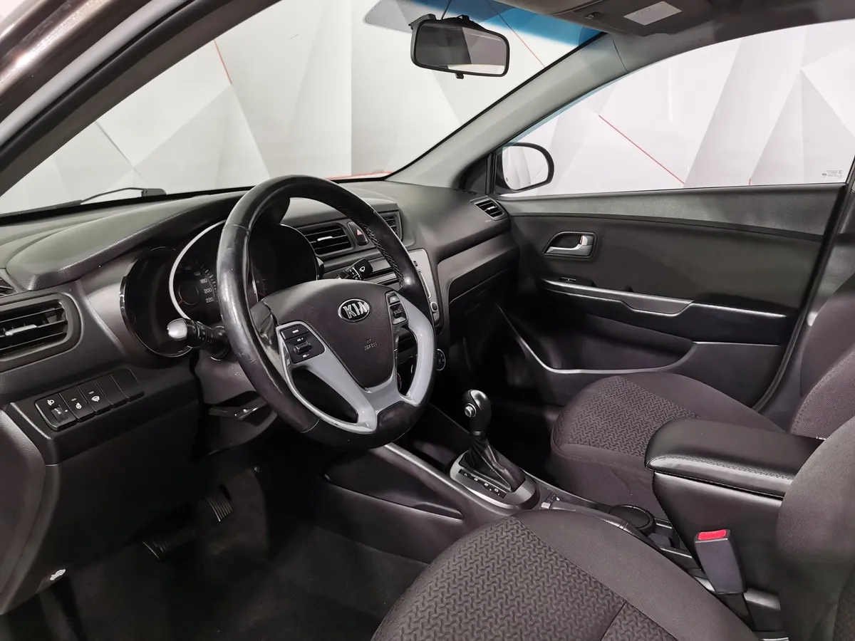 Kia Rio 1.6 AT (123 л.с.) Коричневый в АВИЛОН. Слайд №19