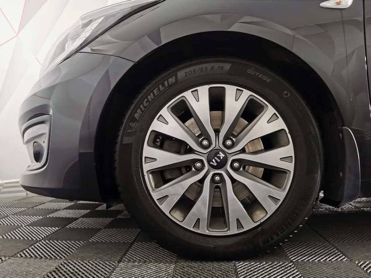 Kia Ceed 1.6 AT (130 л.с.) Luxe RED Line Черный в АВИЛОН. Слайд №9