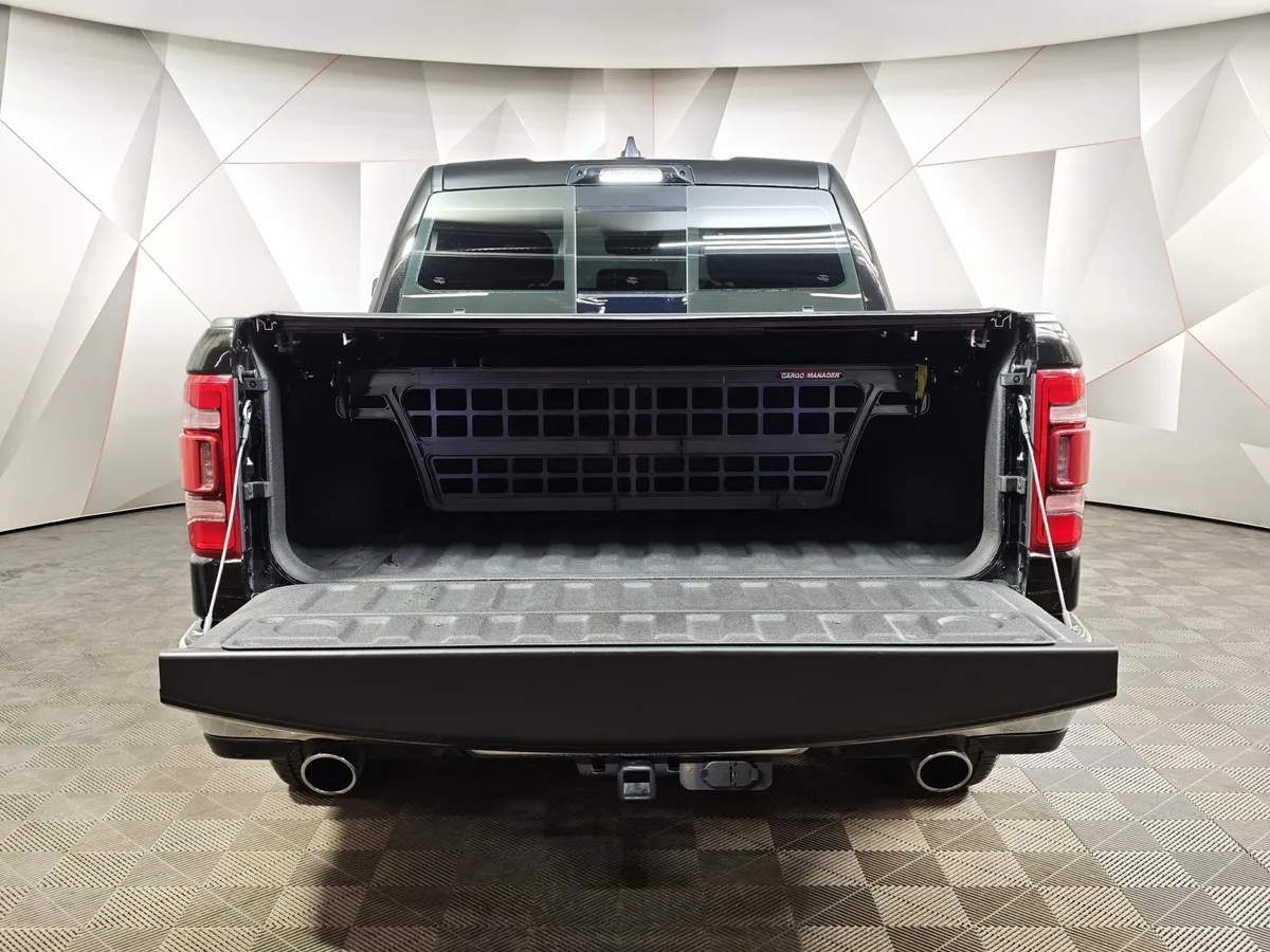 RAM 1500 5.7 AT 4x4 6'4" box (400 л.с.) Черный в АВИЛОН. Слайд №12
