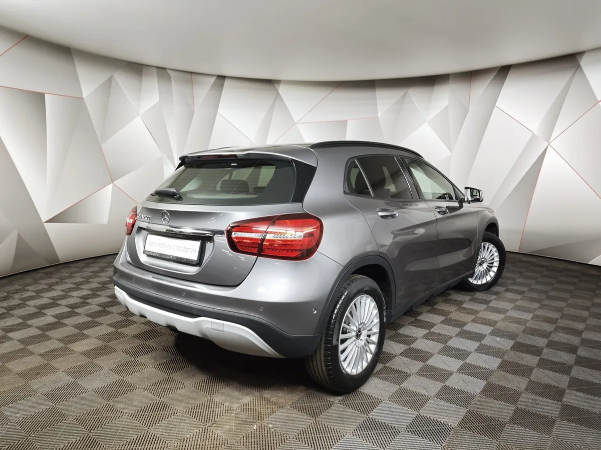Mercedes-Benz GLA 200 7G-DCT (150 л.с.) Особая серия Серый в АВИЛОН. Слайд №2