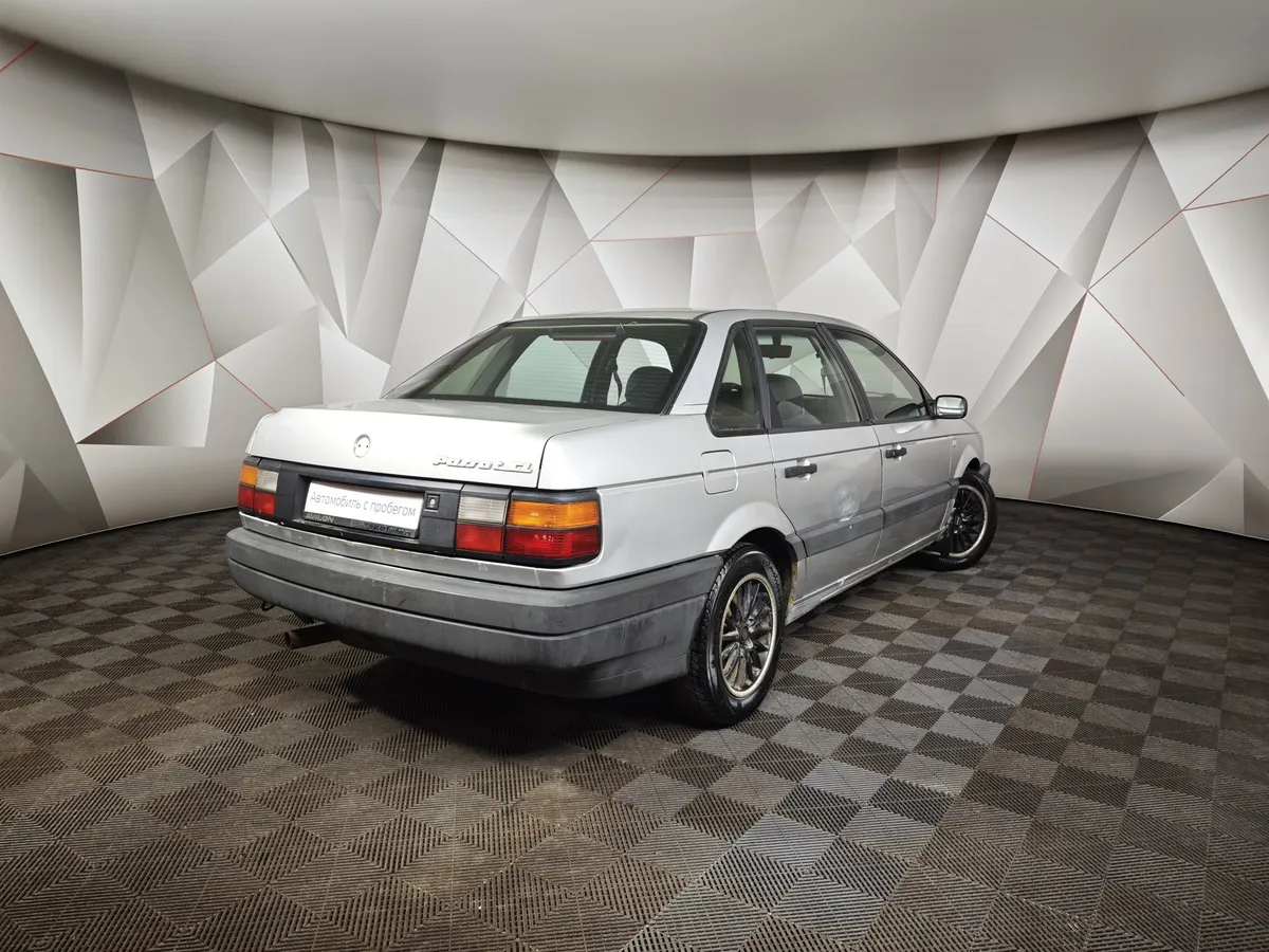 Volkswagen Passat 1.8 MT (90 л.с.) Белый в АВИЛОН. Слайд №2