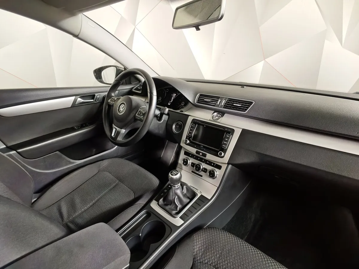 Volkswagen Passat 1.8 TSI MT (152 л.с.) Trendline Коричневый в АВИЛОН. Слайд №13