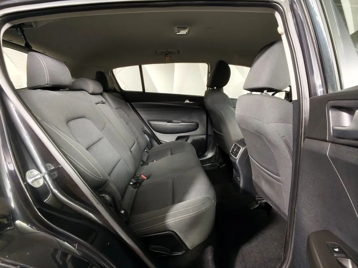 Kia Sportage 2.0 AT 4WD (150 л.с.) Comfort Черный в АВИЛОН. Слайд №16