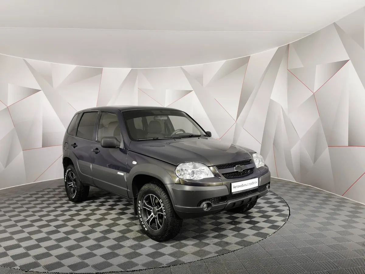 Chevrolet Niva 1.7 MT (80 л.с.) Зеленый в АВИЛОН. Слайд №3