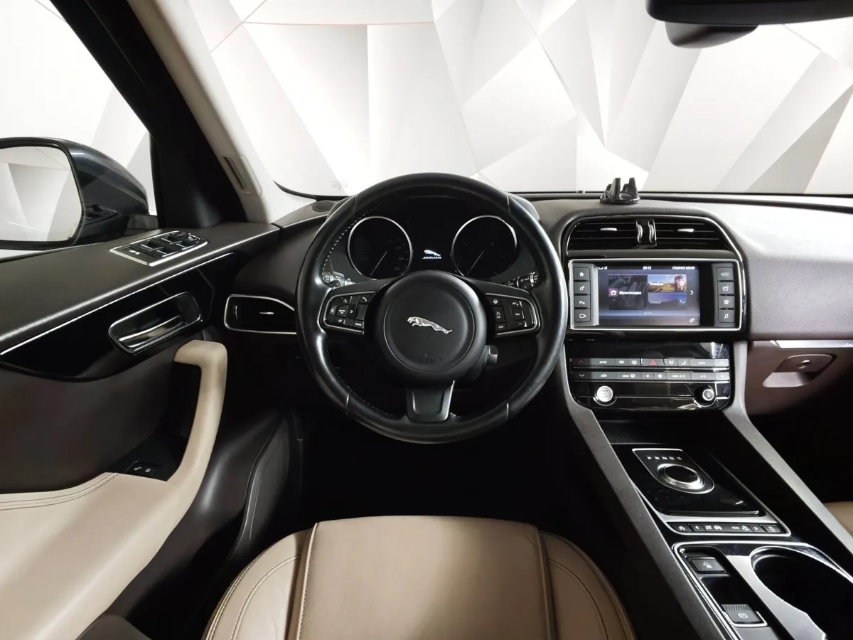 Jaguar F-Pace 2.0 TD AT AWD (180 л.с.) Prestige Черный в АВИЛОН. Слайд №18