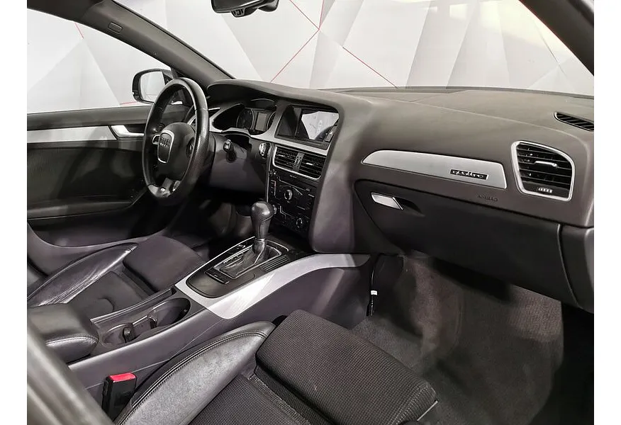 Audi A4 2.0 TFSI S tronic quattro (211 л.с.) S-Line Черный в АВИЛОН. Слайд №13