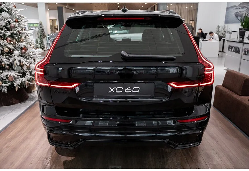 Volvo XC60 2.0 B5 8AT AWD (250 л.с.) Ultra Черный в АВИЛОН. Слайд №4