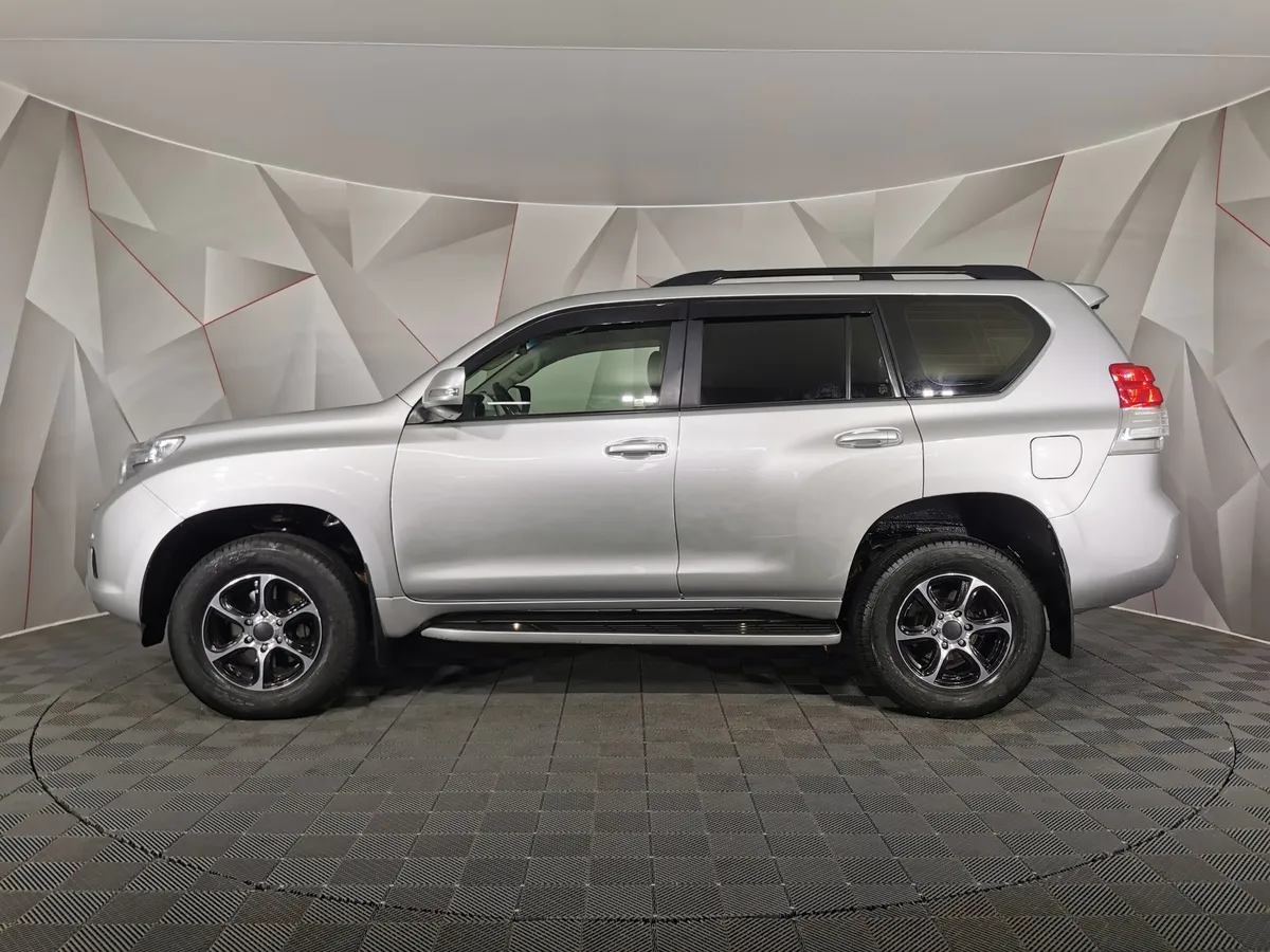 Toyota Land Cruiser Prado 4.0 AT 4WD (282 л.с.) Серебристый в АВИЛОН. Слайд №5