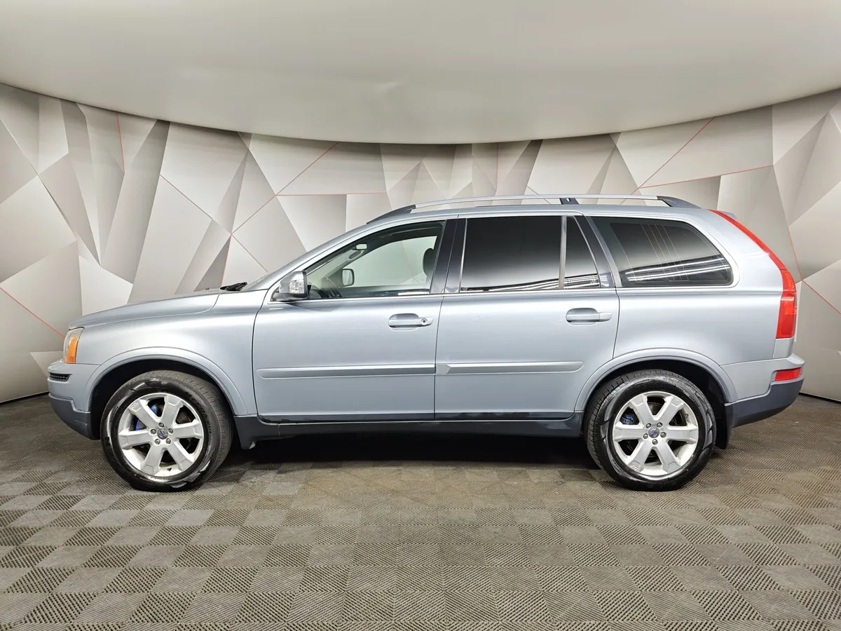 Volvo XC90 2.5 T5 Geartronic AWD (5 мест) (210 л.с.) Серебристый в АВИЛОН. Слайд №5