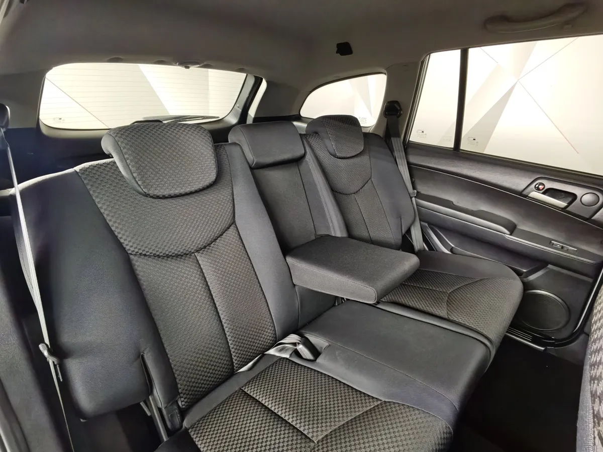 SsangYong Kyron 2.0 Xdi MT 4WD (141 л.с.) Серебристый в АВИЛОН. Слайд №16