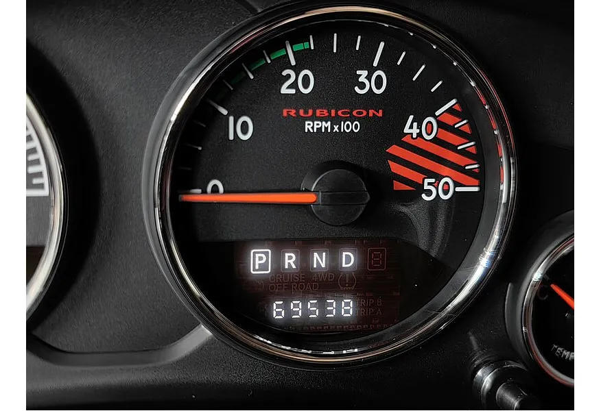 Jeep Wrangler 2.8 TD AT (200 л.с.) Rubicon 10th Anniversary Серый в АВИЛОН. Слайд №16