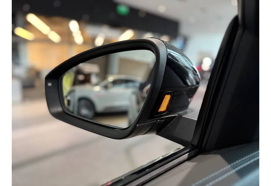 Audi Q5 L 2.0 40 TFSI S tronic quattro (272 л.с.) Зеленый в АВИЛОН. Слайд №13 Audi Q5 L 2.0 40 TFSI S tronic quattro (272 л.с.) Зеленый в АВИЛОН. Слайд №13