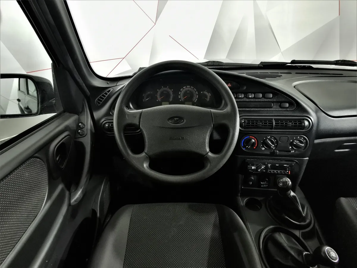ВАЗ (Lada) Niva 1.7 MT 4WD (80 л.с.) Black Зеленый в АВИЛОН. Слайд №18