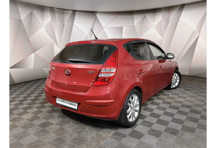 Hyundai i30 1.6 AT (126 л.с.) Красный в АВИЛОН. Слайд №2